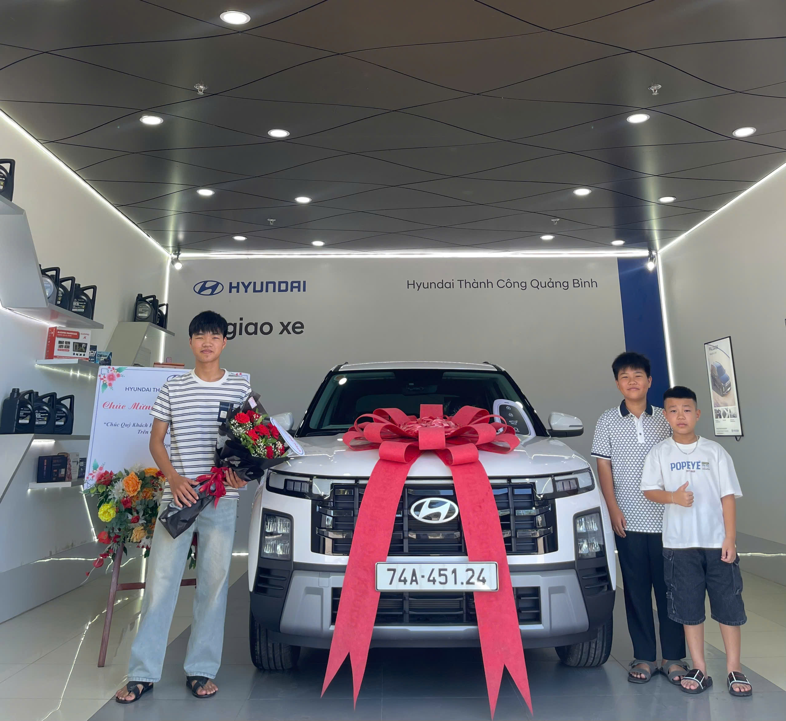Gia đình nhận xe Hyundai Creta mới